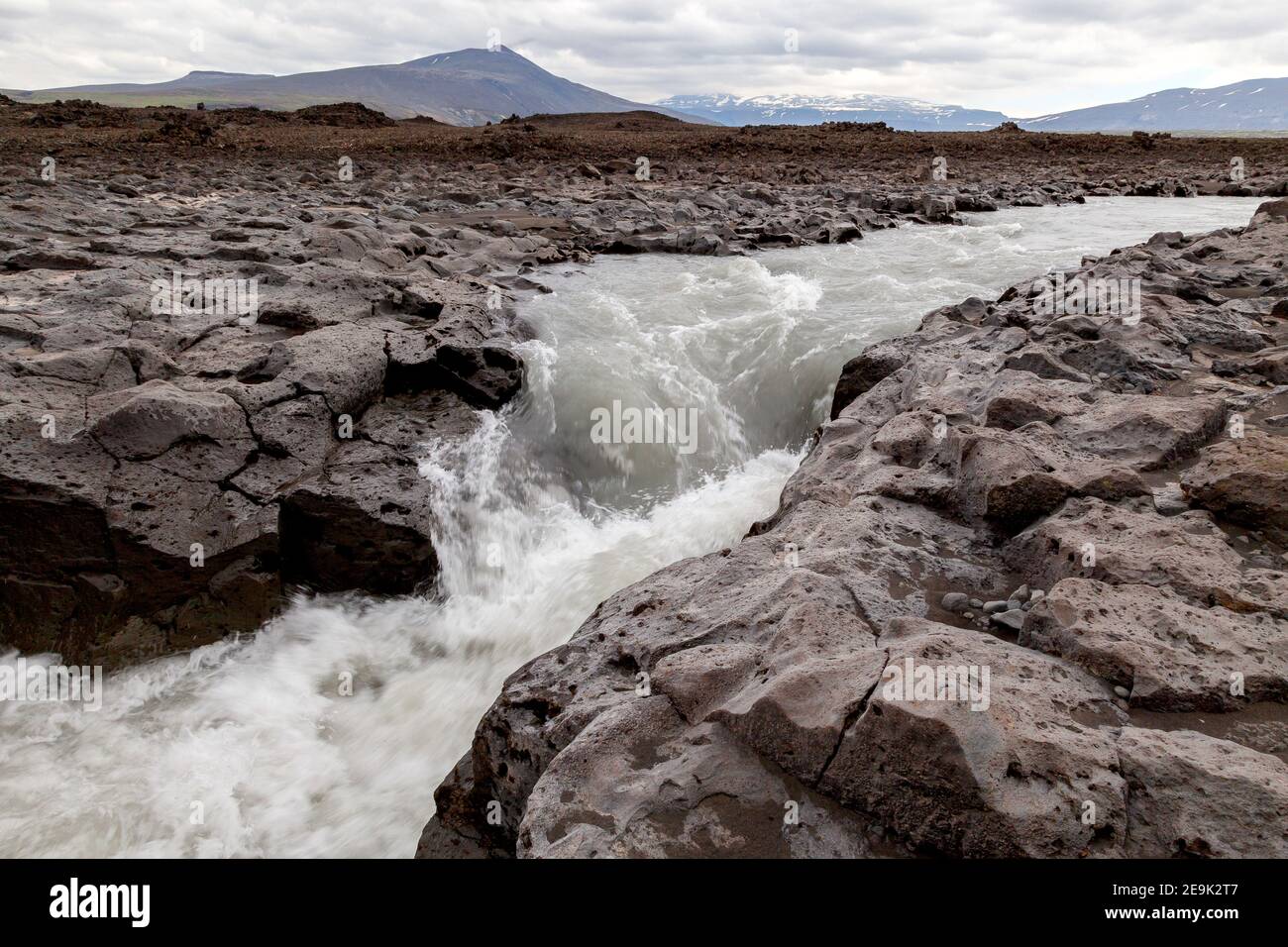 Hvítá rivière i paysage de lave, district de Borgarfjörður, ouest de l'Islande. Banque D'Images