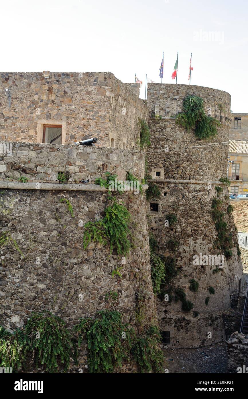 Le château de Murat à Pizzo est l'une des nombreuses fortifications construites sous la domination aragonaise au XVe siècle, Calabre, Italie Banque D'Images