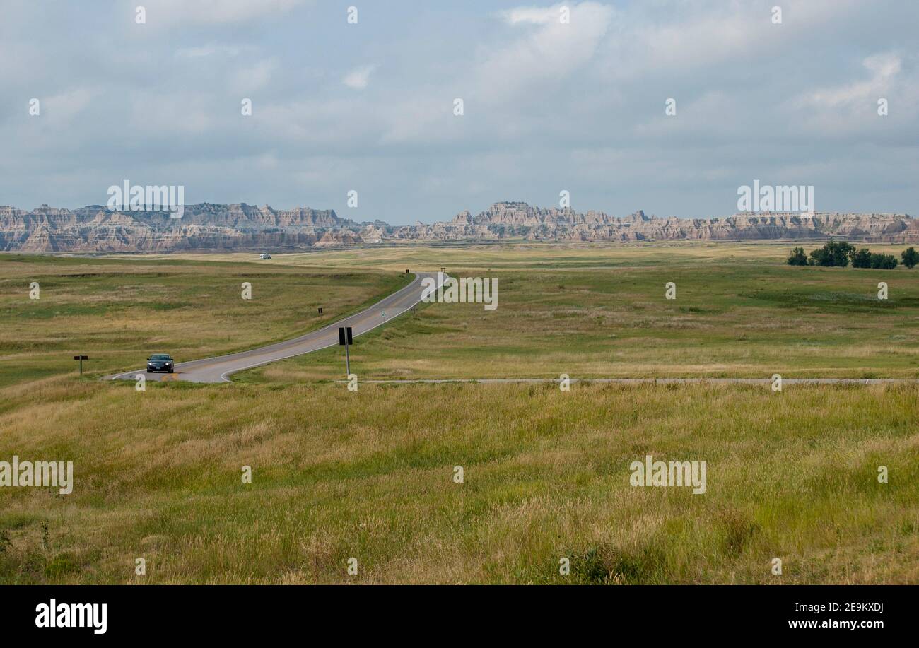 Chemin sinueux à travers la prairie Banque D'Images