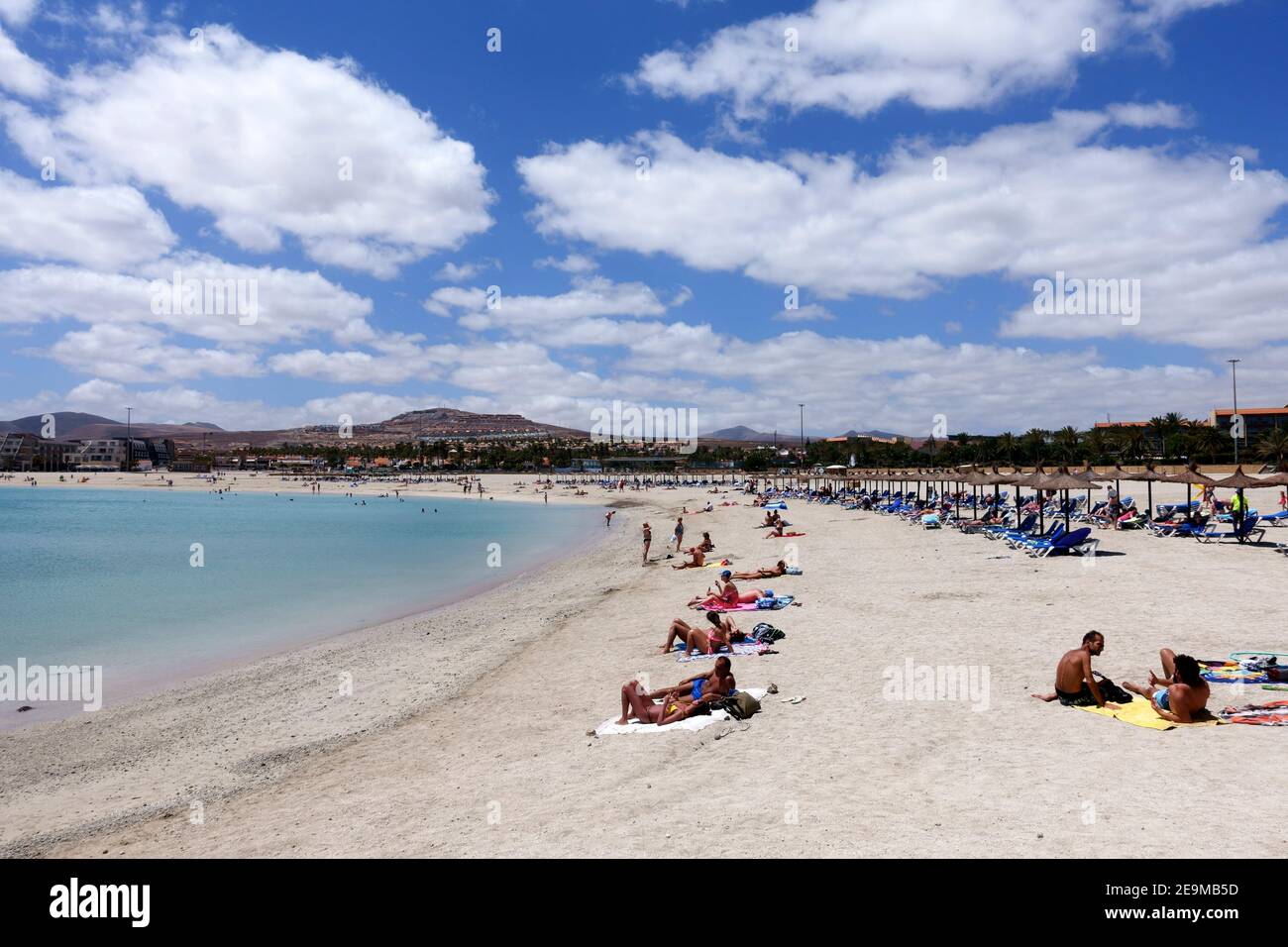 La plage de sable de Playa del Castillo à Caleta de Fuste à Fueteventura, Espagne Banque D'Images