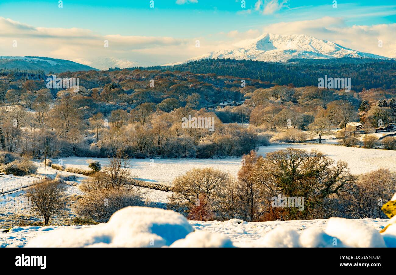 Vue sur la vallée de Conwy depuis Capel Garmon, près de Llanrwst, au nord du pays de Galles, janvier 2021. Banque D'Images