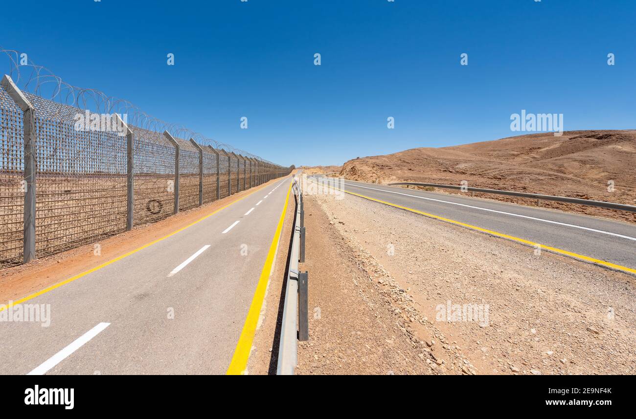 Frontière d'Israël avec l'Égypte dans le désert du Néguev - juillet 25 2020 Banque D'Images