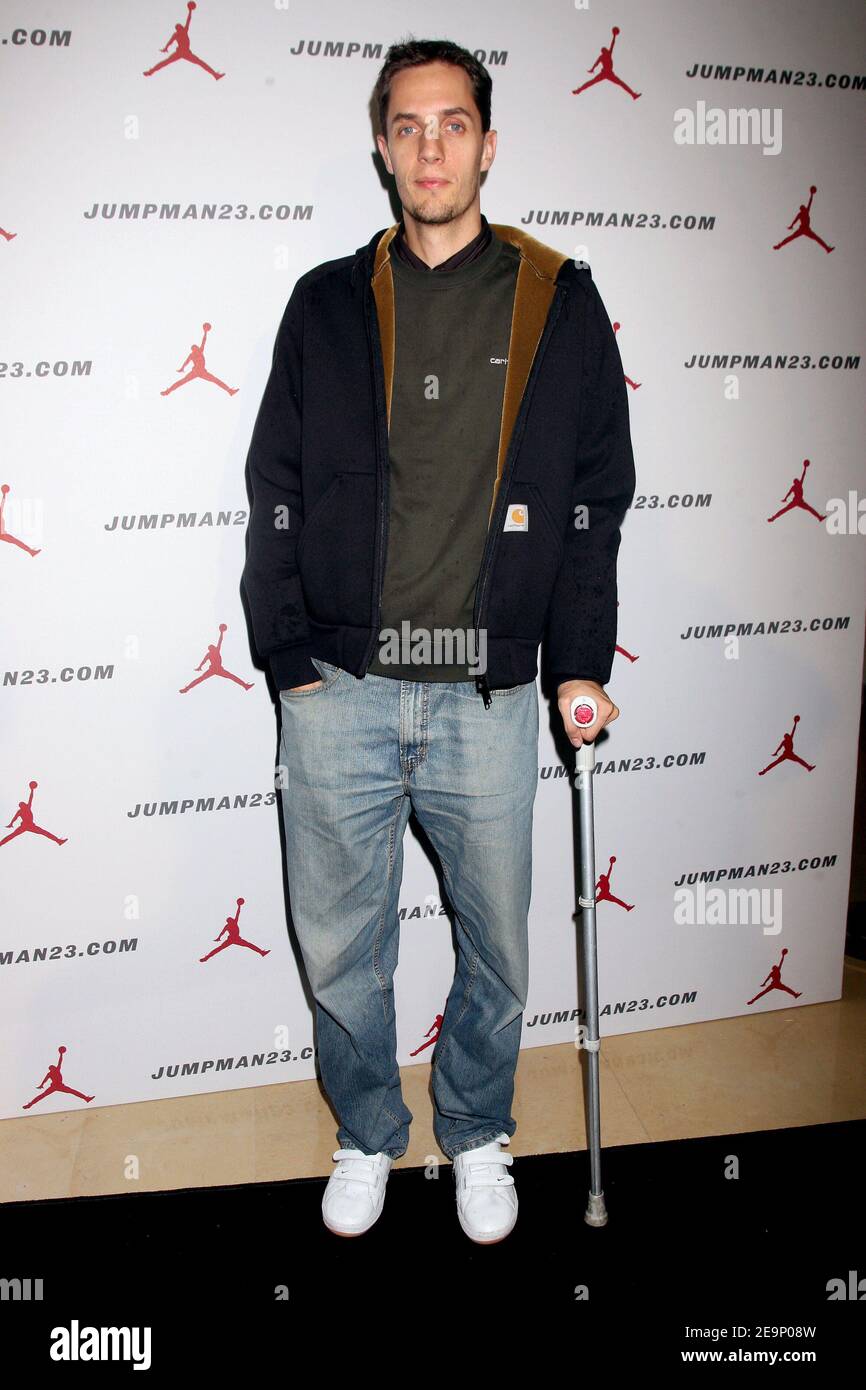 La chanteuse française Fabien Marsaud aka 'Grand corps Malade' assiste au dîner en honneur de Michael Jordan qui s'est tenu au restaurant 'Maison Blanche' à Paris, en France. 18 octobre 2006. Photo de Mehdi Taamallah/ABACAPRESS.COM Banque D'Images