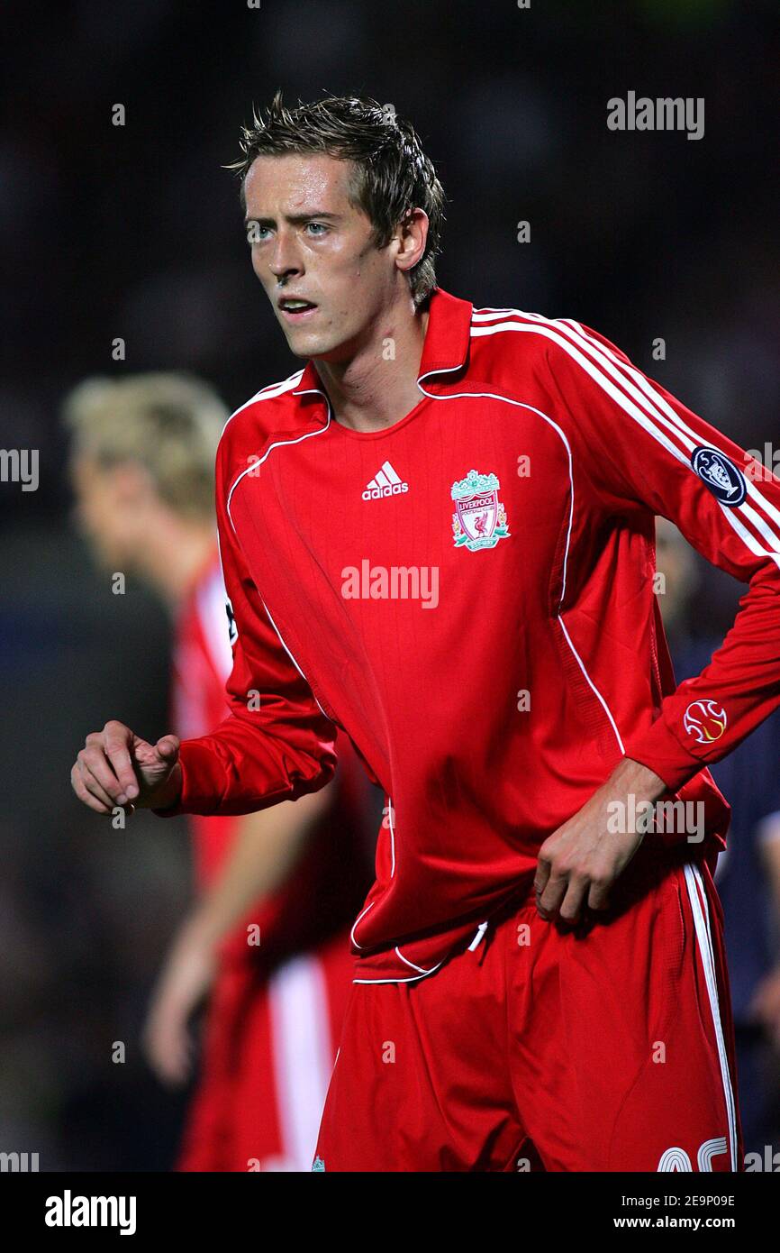 Peter Crouch de Liverpool lors du match du groupe C de la Ligue des Champions, FC Girondins de Bordeaux vs FC Liverpool, au stade Chaban-Delmas à Bordeaux, en France, le 18 octobre 2006. Liverpool a gagné 1-0. Photo de Manuel Blondeau/Cameleon/ABACAPRESS.COM Banque D'Images Peter Crouch de Liverpool lors du match du groupe C de la Ligue des Champions, FC Girondins de Bordeaux vs FC Liverpool, au stade Chaban-Delmas à Bordeaux, en France, le 18 octobre 2006. Liverpool a gagné 1-0. Photo de Manuel Blondeau/Cameleon/ABACAPRESS.COM Banque D'Images
