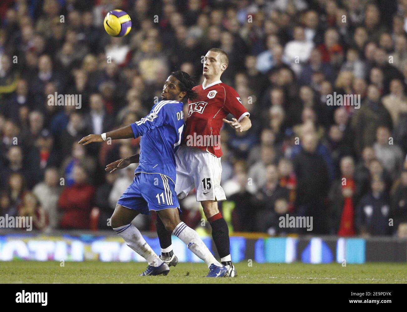 Didier Drogba de Chelsea pendant la première FA Barclays, Manchester United contre Chelsea au stade Old Trafford à Manchester, Royaume-Uni, le 26 novembre 2006. La correspondance s'est terminée par un tirage de 1-1. Photo de Christian Liewig/ABACAPRESS.COM Banque D'Images