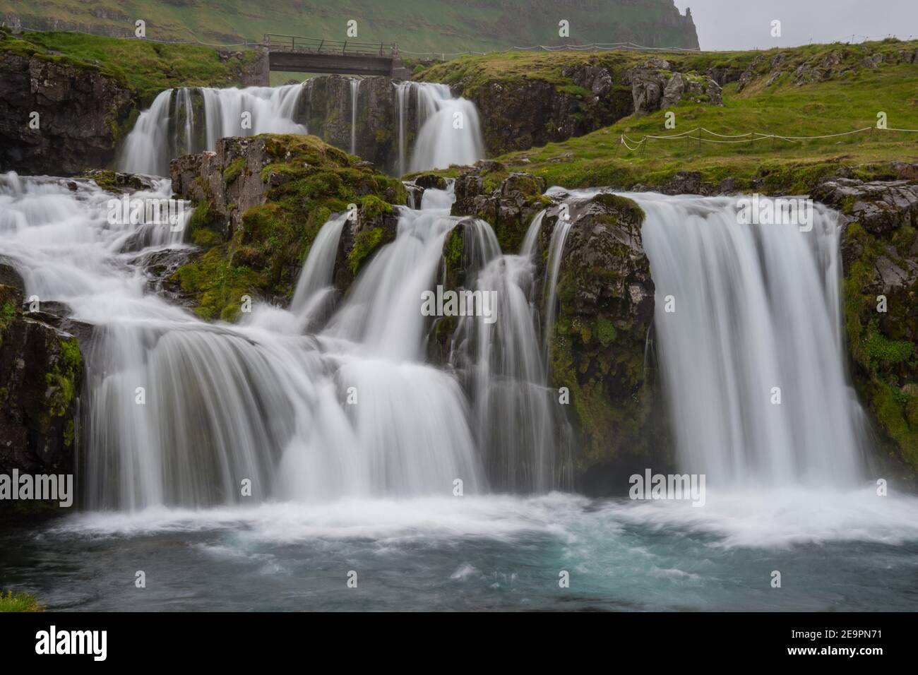 Cascade de Kirkjufellsfoss dans la péninsule de Snaefellsnes, dans l'ouest de l'Islande Banque D'Images