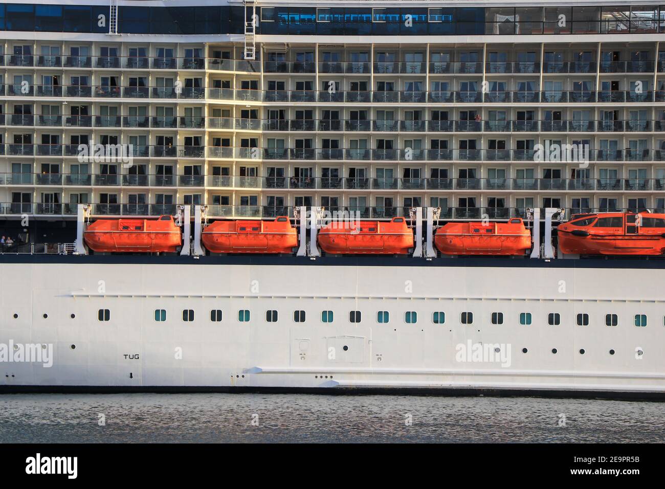 Cabines d'un bateau de croisière moderne Banque D'Images