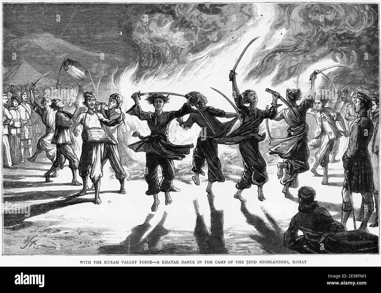 Gravure de la force de la vallée du Kuram des Afghans célébrant une danse Khatak dans le camp des 72e Highlanders pendant la guerre anglo-afghane de 1879. Banque D'Images