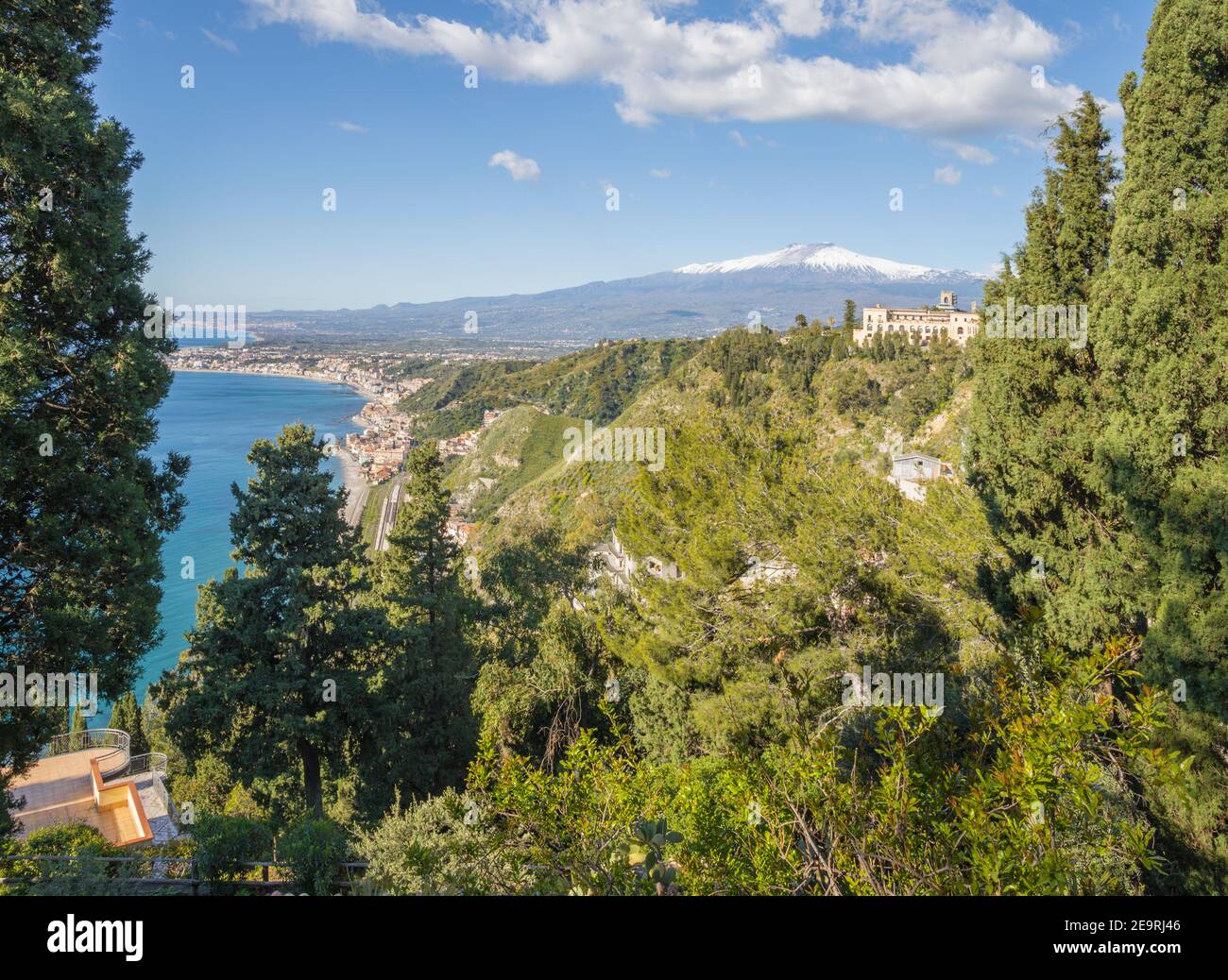 Taormine et Mt. L'Etna dans le bacground - Sicile. Banque D'Images