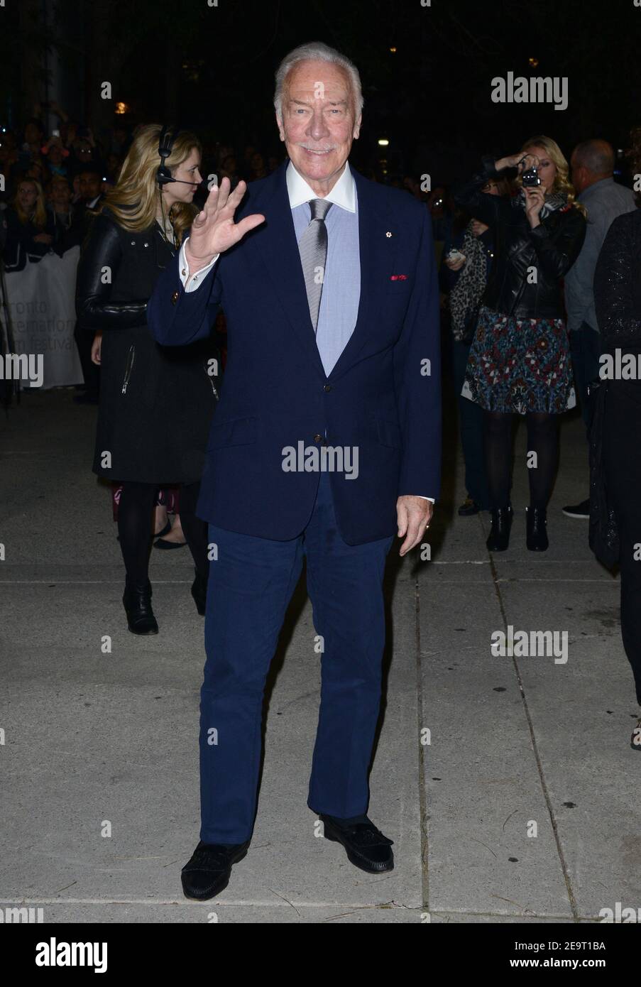 6 février 2021. DOSSIER : Christopher Plummer Dies à 91. Photo du dossier en date du 12 septembre 2014 de Christopher Plummer assiste à la projection de Forger au Festival international du film de Toronto 2014 à Toronto, Canada. Christopher Plummer, qui a joué dans le son de la musique, a gagné un Oscar pour les débutants et a été nominé pour tout l'argent dans le monde et la dernière station, est mort, à 91 ans, paisiblement aujourd'hui à son domicile dans le Connecticut, a confirmé sa famille. Credit: Abaca Press/Alay Live News Banque D'Images