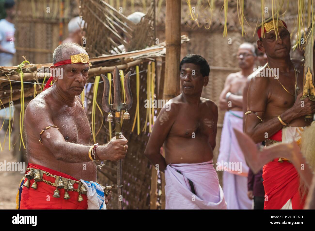 Payyanur, Inde - 6 décembre 2019 : Velichakadu, les Oracles du Kerala lors de la cérémonie traditionnelle des villages religieux, Inde du Sud Banque D'Images