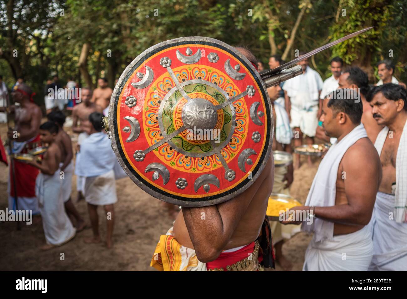 Payyanur, Inde - 6 décembre 2019 : Velichakadu, les Oracles du Kerala lors de la cérémonie traditionnelle des villages religieux, Inde du Sud Banque D'Images