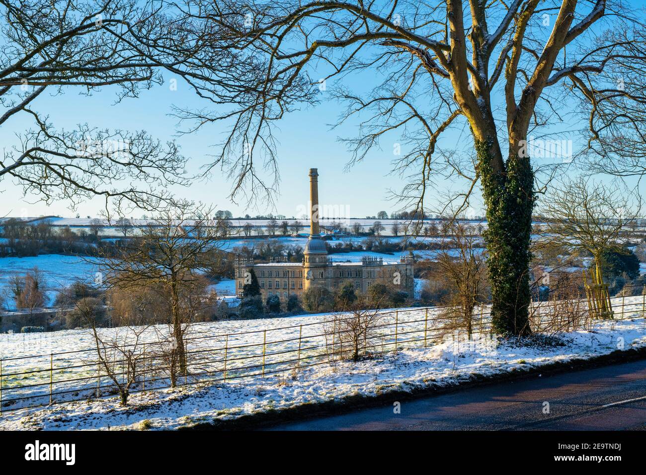 Bliss Tweed Mill dans la neige de janvier. Chipping Norton, Oxfordshire, Angleterre Banque D'Images