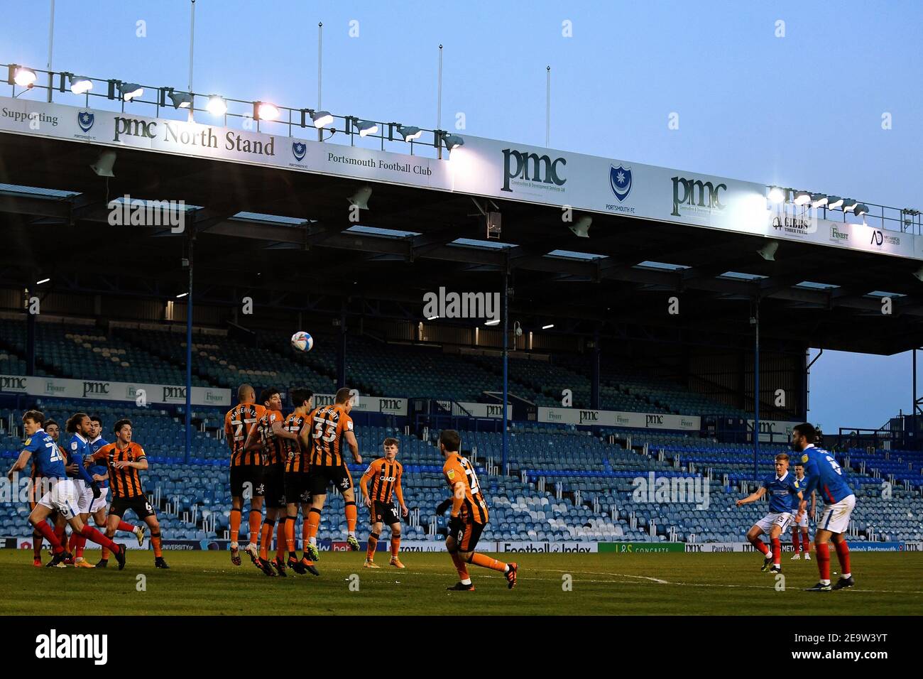 Cameron Pring de Portsmouth prend un petit coup de filet gratuit - Portsmouth v Hull City, Sky Bet League One, Fratton Park, Portsmouth, Royaume-Uni - 23 janvier 2021 usage éditorial seulement - restrictions DataCo s'appliquent Banque D'Images