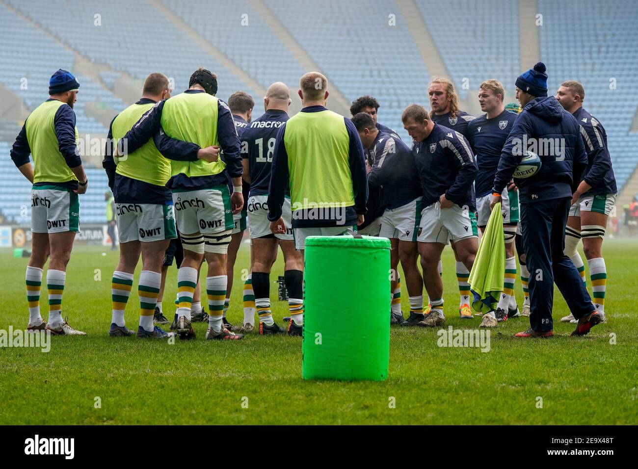 6 février 2021 ; Ricoh Arena, Coventry, West Midlands, Angleterre ; Rugby anglais en première, Wasps contre Northampton Saints ; les joueurs de Northampton Saints se réchauffent avant le match Banque D'Images