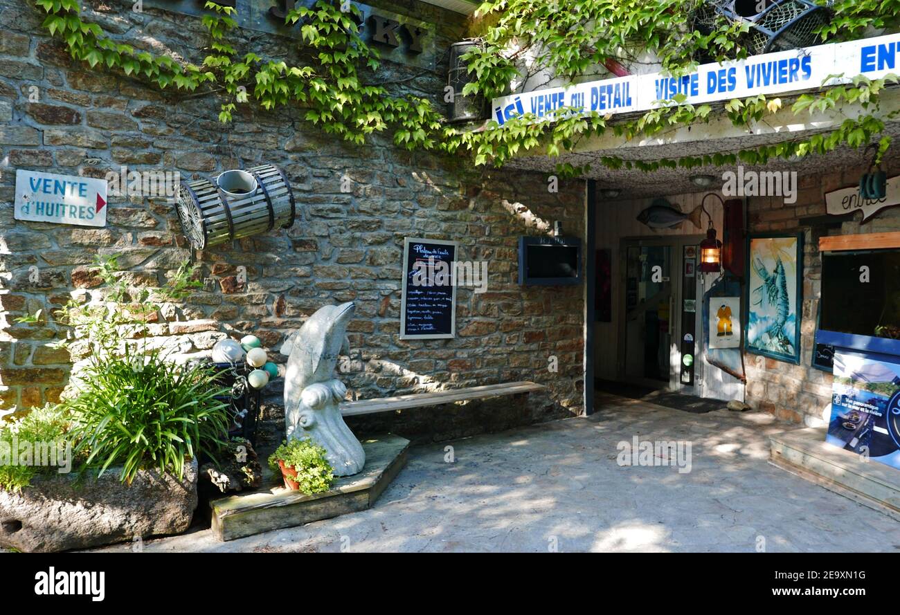 Port de Riec sur Belon sur le fleuve Belon, Restaurant chez Jacky, Finistère, Bretagne, Bretagne, France, Banque D'Images Port de Riec sur Belon sur le fleuve Belon, Restaurant chez Jacky, Finistère, Bretagne, Bretagne, France, Banque D'Images