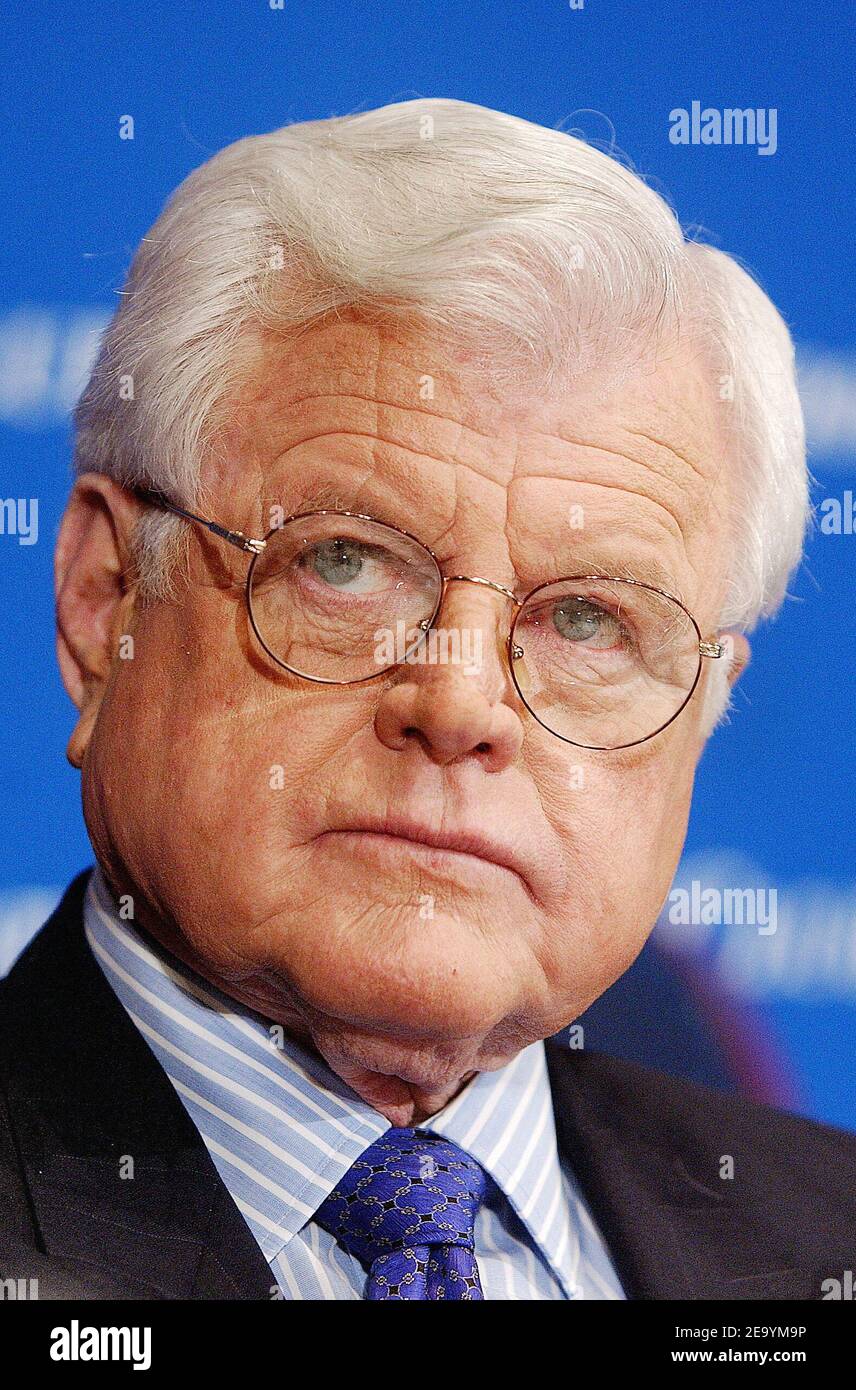 Le sénateur Edward Kennedy (D-Mass.) s'adresse à un déjeuner du National Press Club sur « UN plan directeur démocratique pour l'avenir de l'Amérique » à Washington DC, États-Unis, le 12 janvier 2005. Photo par Olivier Douliery/ABACA. Banque D'Images