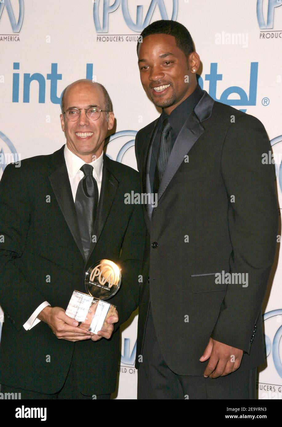 Le lauréat du prix Will Smith et Milestone, Jeffrey Katzenberg, assiste au 16e Prix annuel de la Guilde des producteurs d'Amérique, qui s'est tenu aux Culver Studios de Culver City, en Californie, le 22 janvier 2005. Photo de Denise Fleming/ABACA. Banque D'Images