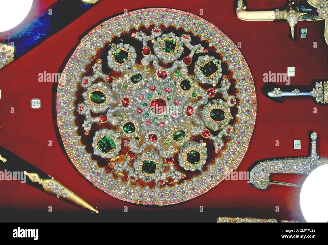 EXCLUSIF. Un morceau de la Couronne iranienne qui appartient aujourd'hui au Musée des joyaux de la Couronne iranienne situé dans les sous-sols de la Banque Melli à Téhéran, en Iran. Photo par Alexis Oran/ABACA. Banque D'Images