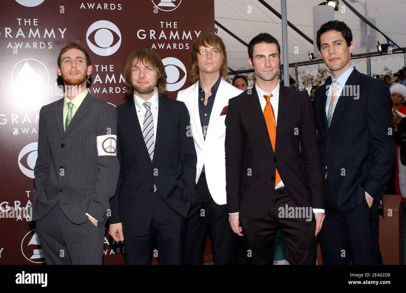 Groupe musical, le Maroon Five et invité assistent à la 47e Grammy Awards à Los Angeles, CA, le 13 février 2005. Photo de Hahn-Khayat/ABACA. Banque D'Images