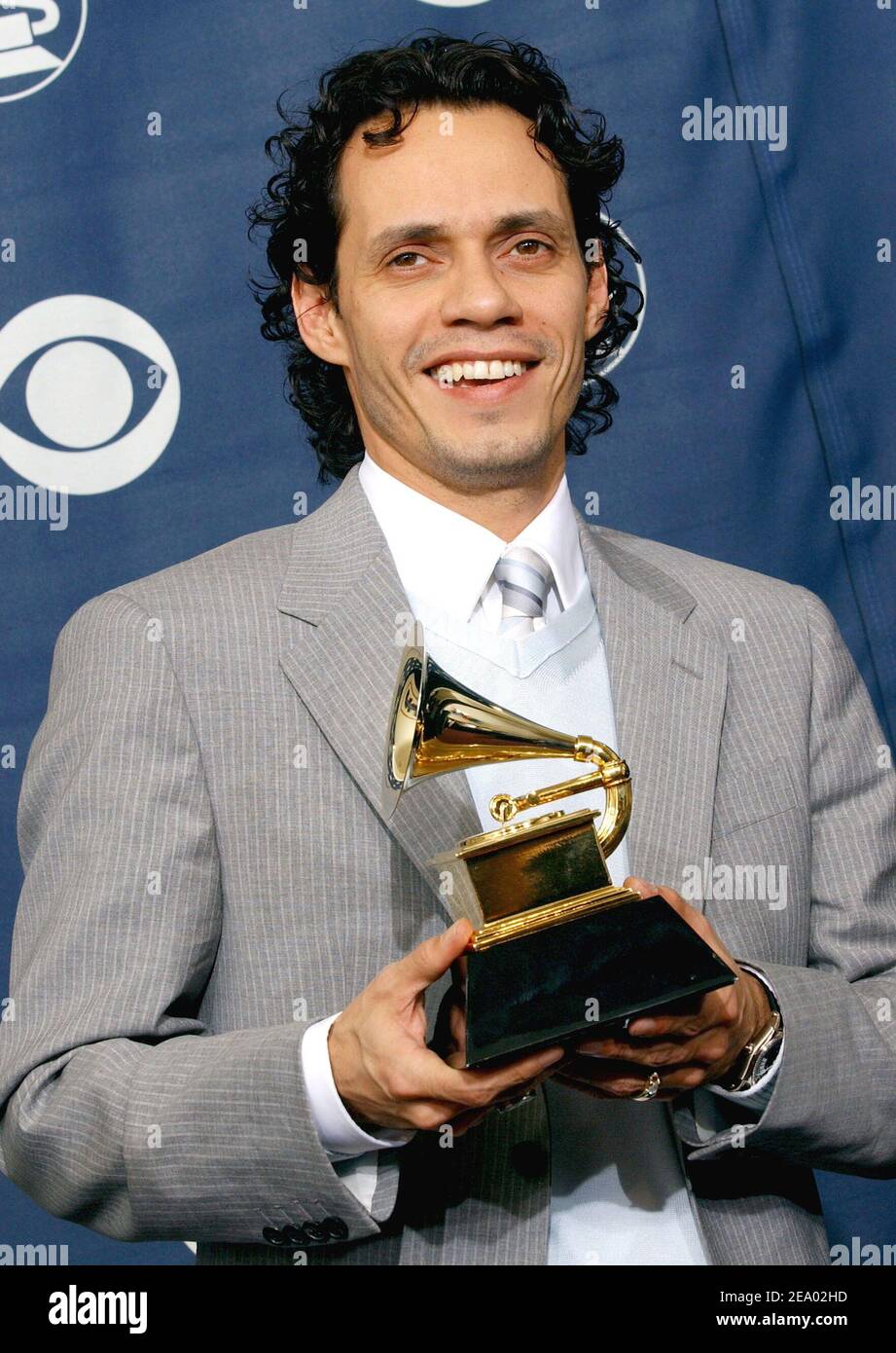 Marc Anthony vainqueur du meilleur album de pop latine dans la salle de presse lors du 47e Grammy Awards à Los Angeles, CA, le 13 février 2005 photo de Hahn-Khayat/ABACA. Banque D'Images