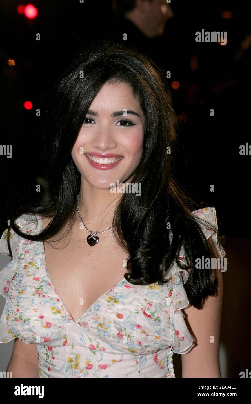L'actrice française Sabrina Ouazani arrive à la 30e cérémonie de remise des prix Cesar qui s'est tenue au Théâtre du Châtelet à Paris, en France, le 26 février 2005. Photo de Klein-Zabulon/ABACA. Banque D'Images
