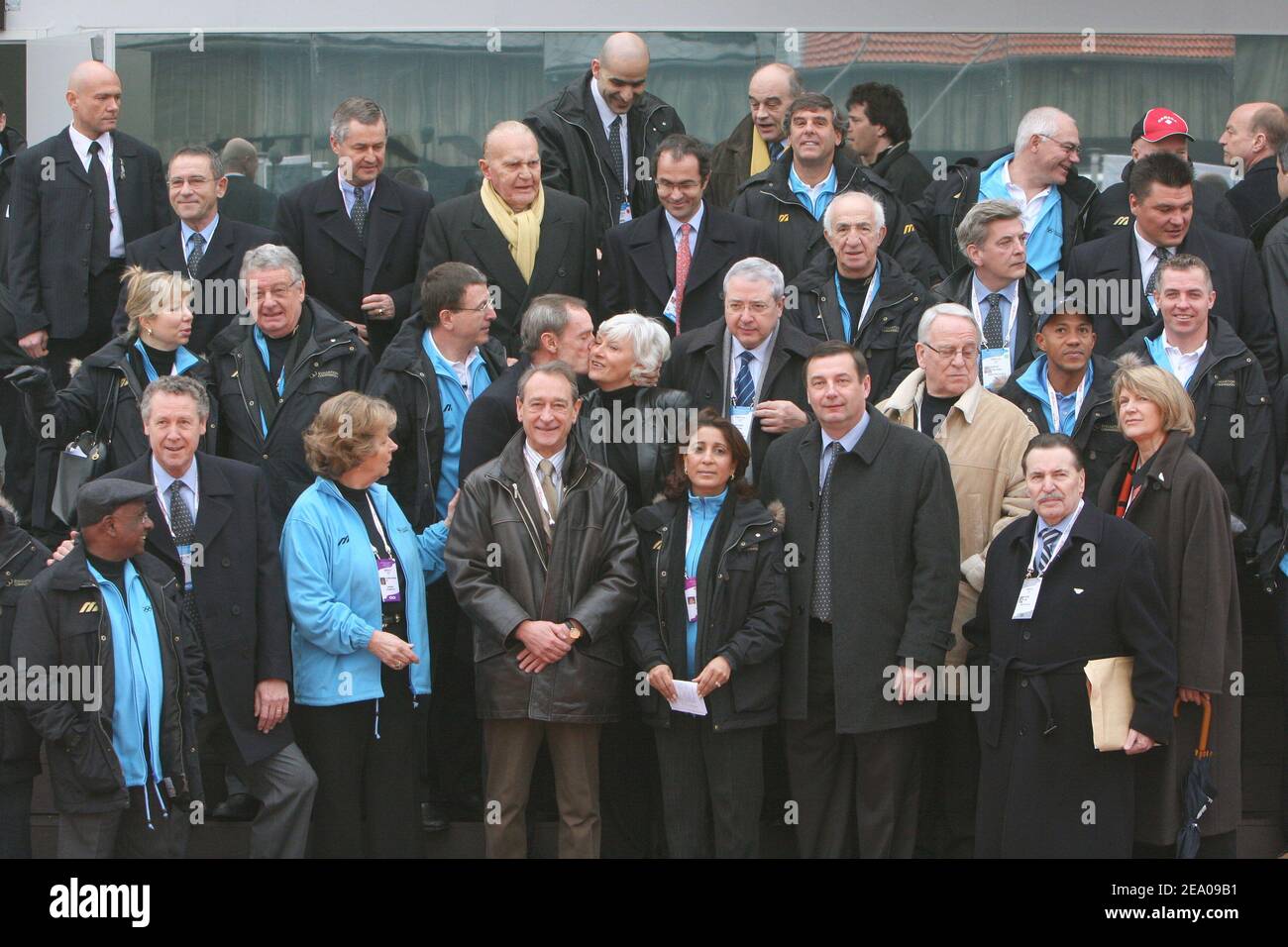 La délégation du CIO, dirigée par Nawal El-Moutawakel, visite le village olympique, accompagnée des membres du Comité de candidature Paris 2012, Guy Drut, Jean-Claude Killy, Françoise de Panafieu, Jean-Paul Huchon, Henri Serancour, le maire de Paris Bertrand Delanoe, le ministre français des Sports Jean-François Lamour à Paris, le 10 mars 2005. Photo de Mousse/ABACA. Banque D'Images