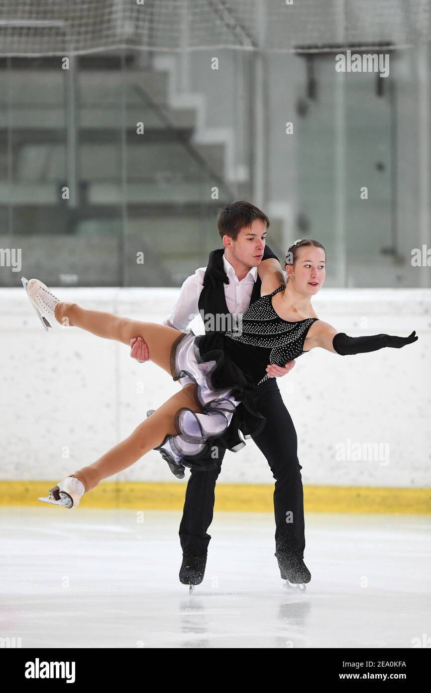 Corinna HUBER et Patrik HUBER, d'Autriche, participent à la Junior Ice Dance Rhythm Dance au ISU Egna Dance Trophée 2021 à Wurth Arena, le 06 février 2021 à Egna/Neumarkt, Italie. Credit: Raniero Corbelletti/AFLO/Alay Live News Banque D'Images