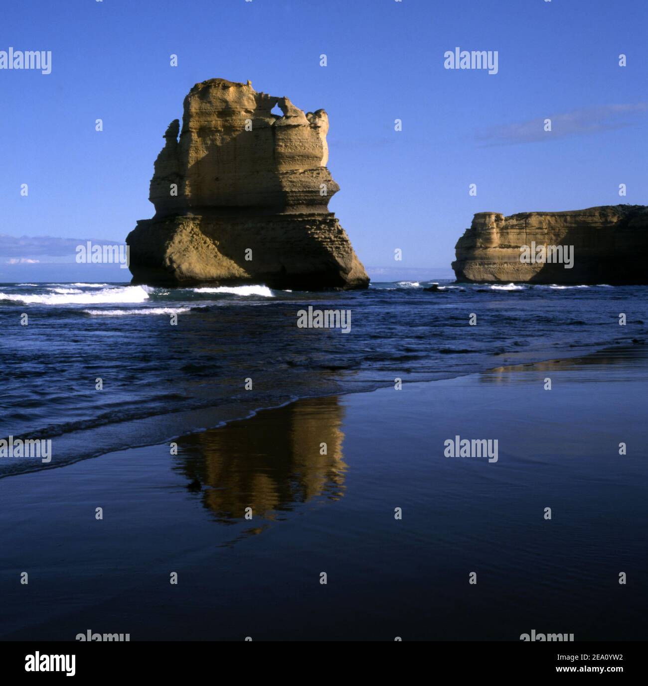 UN DES DOUZE APÔTRES, PARC NATIONAL DE PORT CAMPBELL, VICTORIA. AUSTRALIE. Banque D'Images