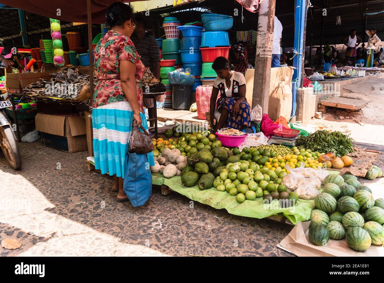 Fruits exotiques, vendus sur un bazar de fruits et légumes au Sri Lanka Banque D'Images