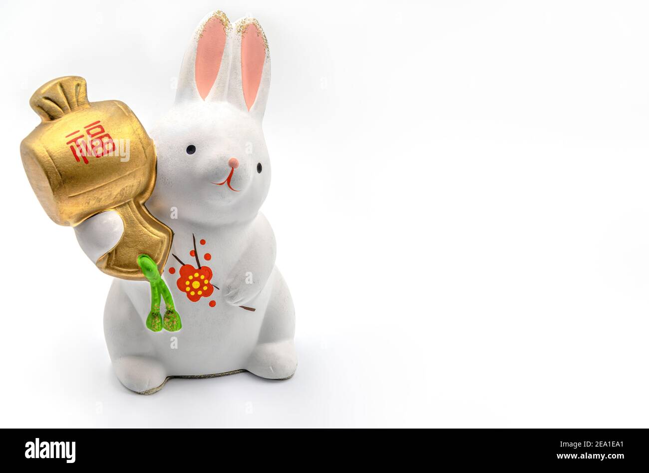 Année japonaise du zodiac de la figurine de lapin sur fond blanc Banque D'Images