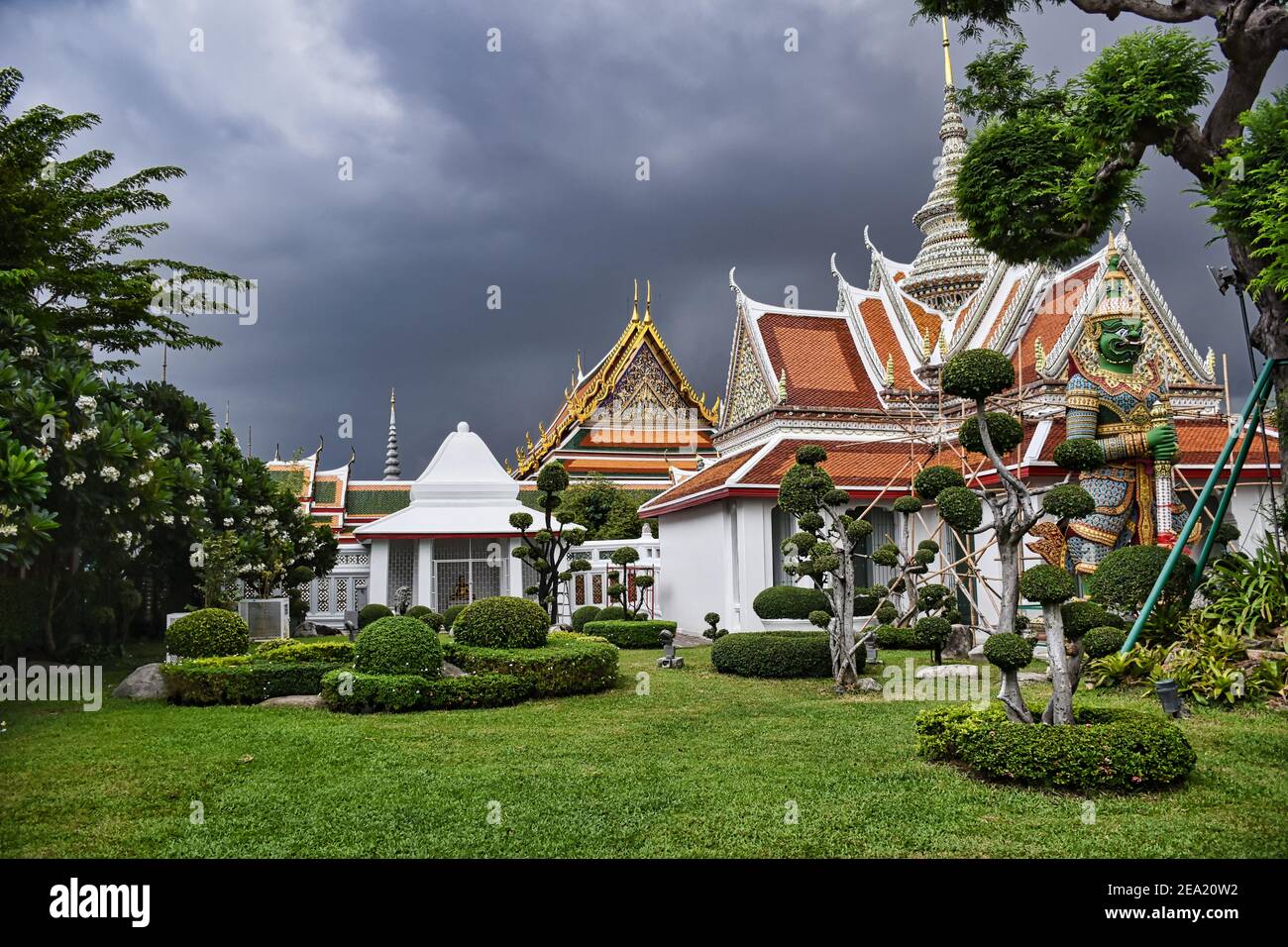 Bangkok, Thaïlande 08.20.2019 Temple de l'Aube, Wat Arun est un temple bouddhiste et tire son nom du dieu hindou Aruna souvent personnifié comme le radi Banque D'Images