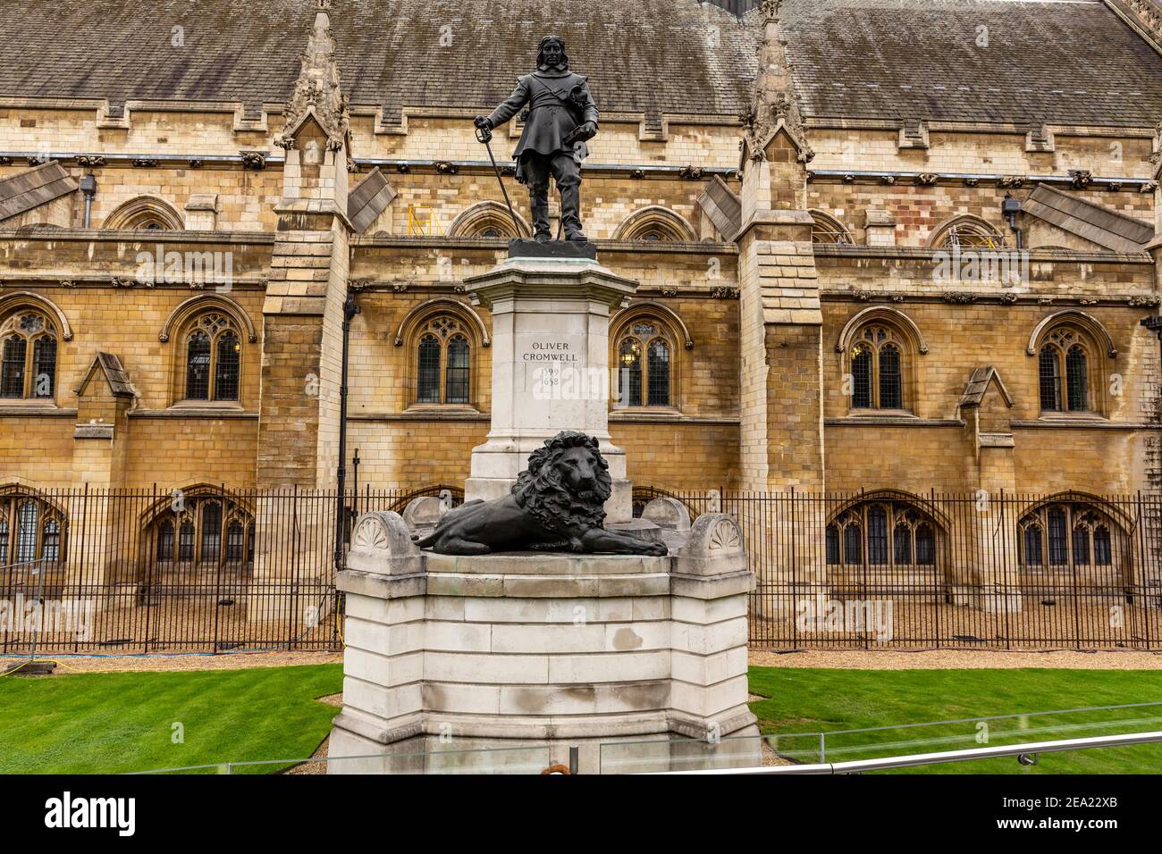 Statue d'Oliver Cromwell devant la Chambre des communes, Palais de Westminster, Westminster, Londres, Grande-Bretagne Banque D'Images