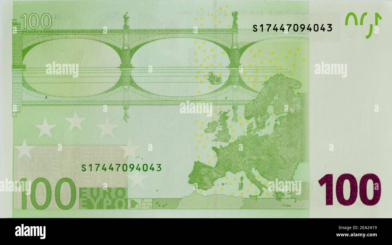 100 billets en euros isolés. Photo macro Banque D'Images