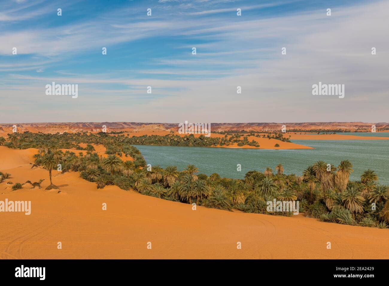 Vue sur la partie d'Ounianga kebir des lacs d'Ounianga, dans le nord du Tchad, en Afrique Banque D'Images