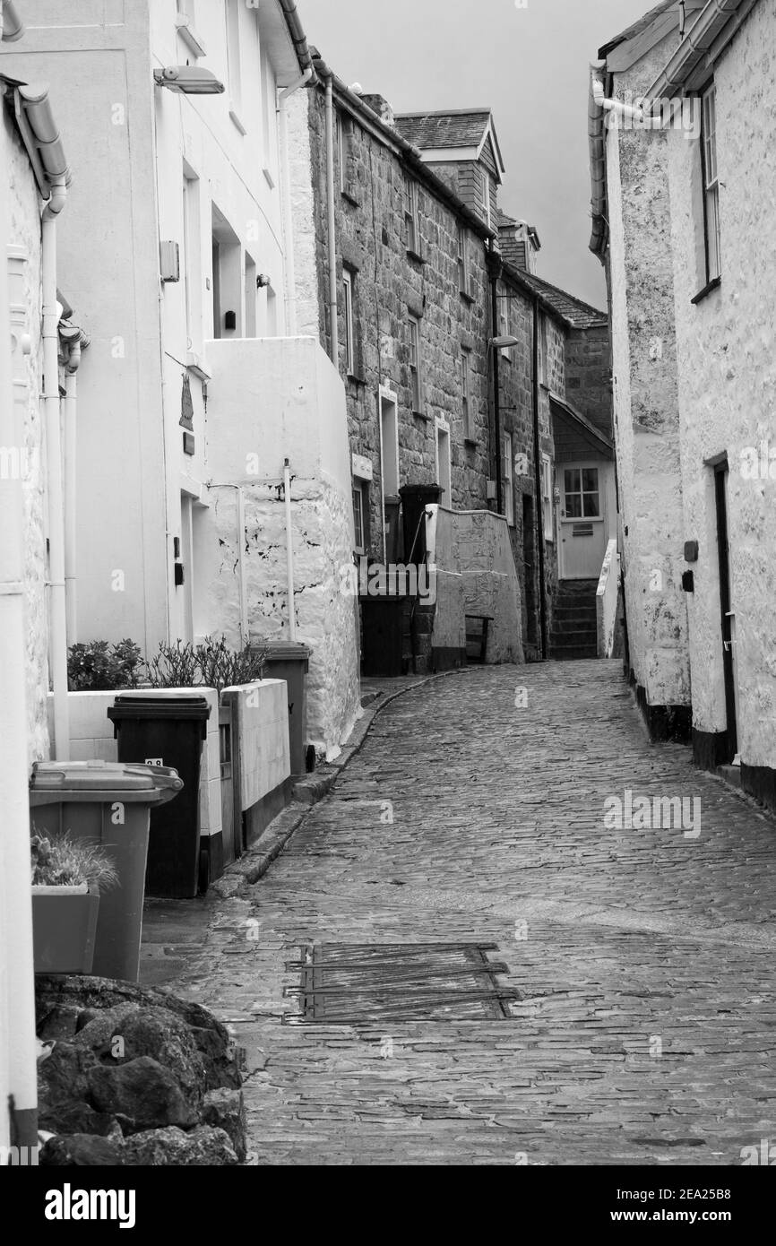 Rues déathly calmes de ST. Ives Cornwall. Normalement avec les touristes, les entreprises sont maintenant fermées et pourraient être perdues en raison de la pandémie mondiale 2021 Banque D'Images