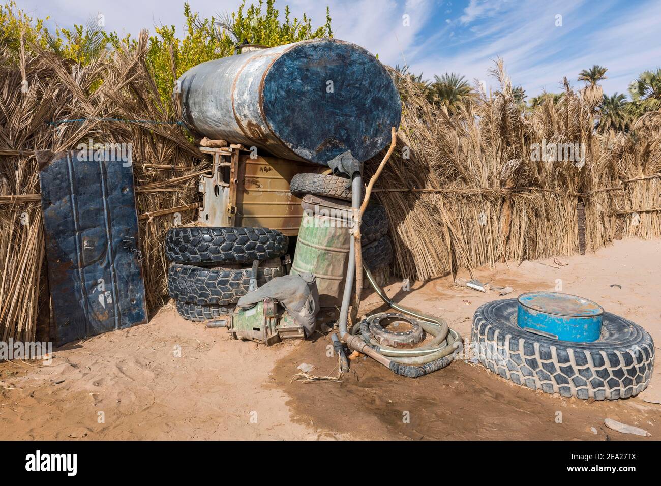 Réservoir d'eau douce à la partie Ounianga kebir des lacs Ounianga, nord du Tchad, Afrique Banque D'Images
