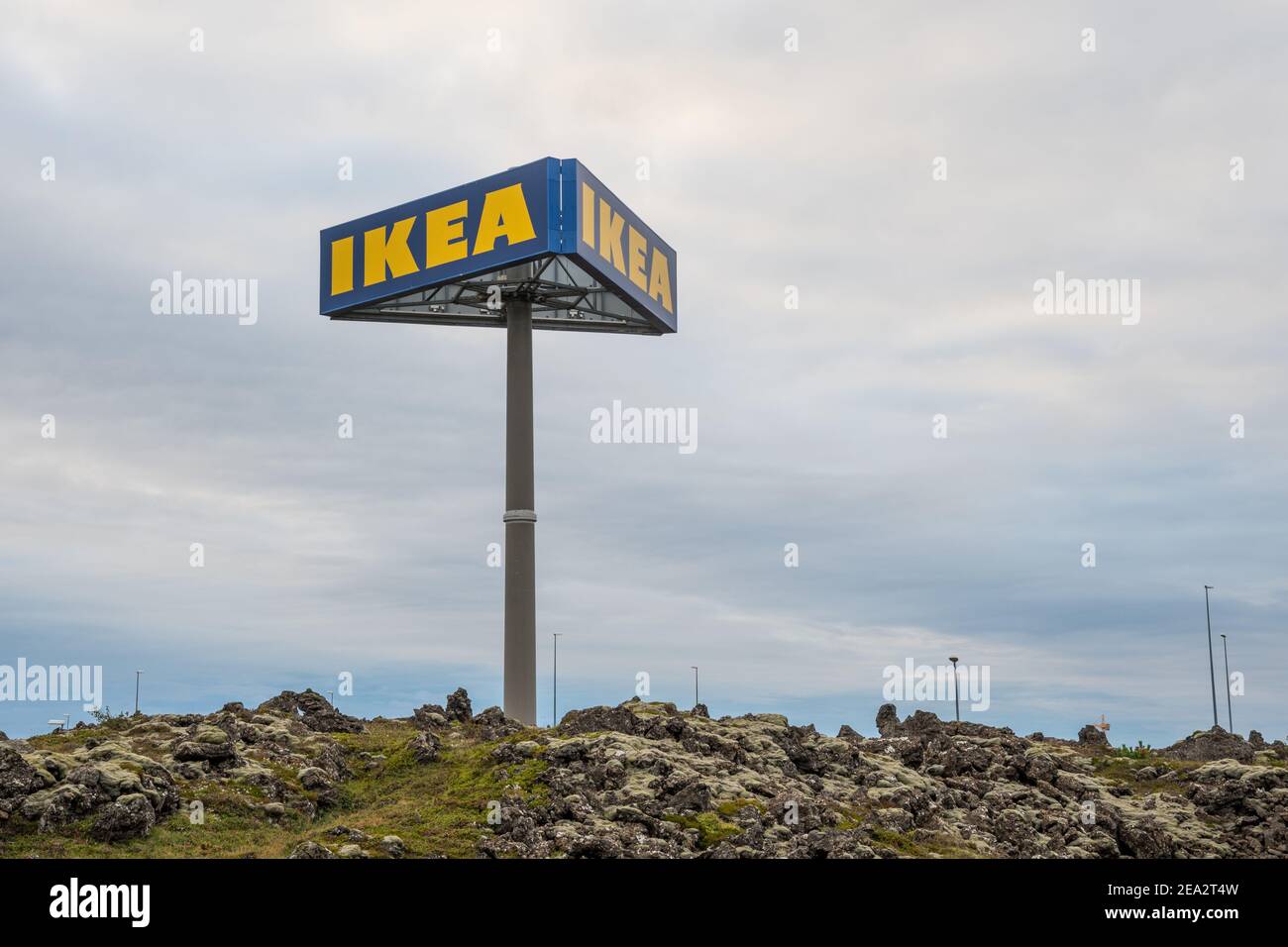 Reykjavik Islande - septembre 5. 2020: Enseigne de magasin IKEA dans les champs de lave de Gardabaer Banque D'Images