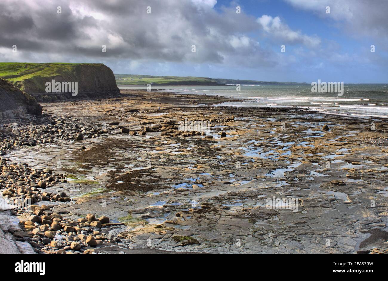 Marée basse dans le comté de Clare, Irlande Banque D'Images