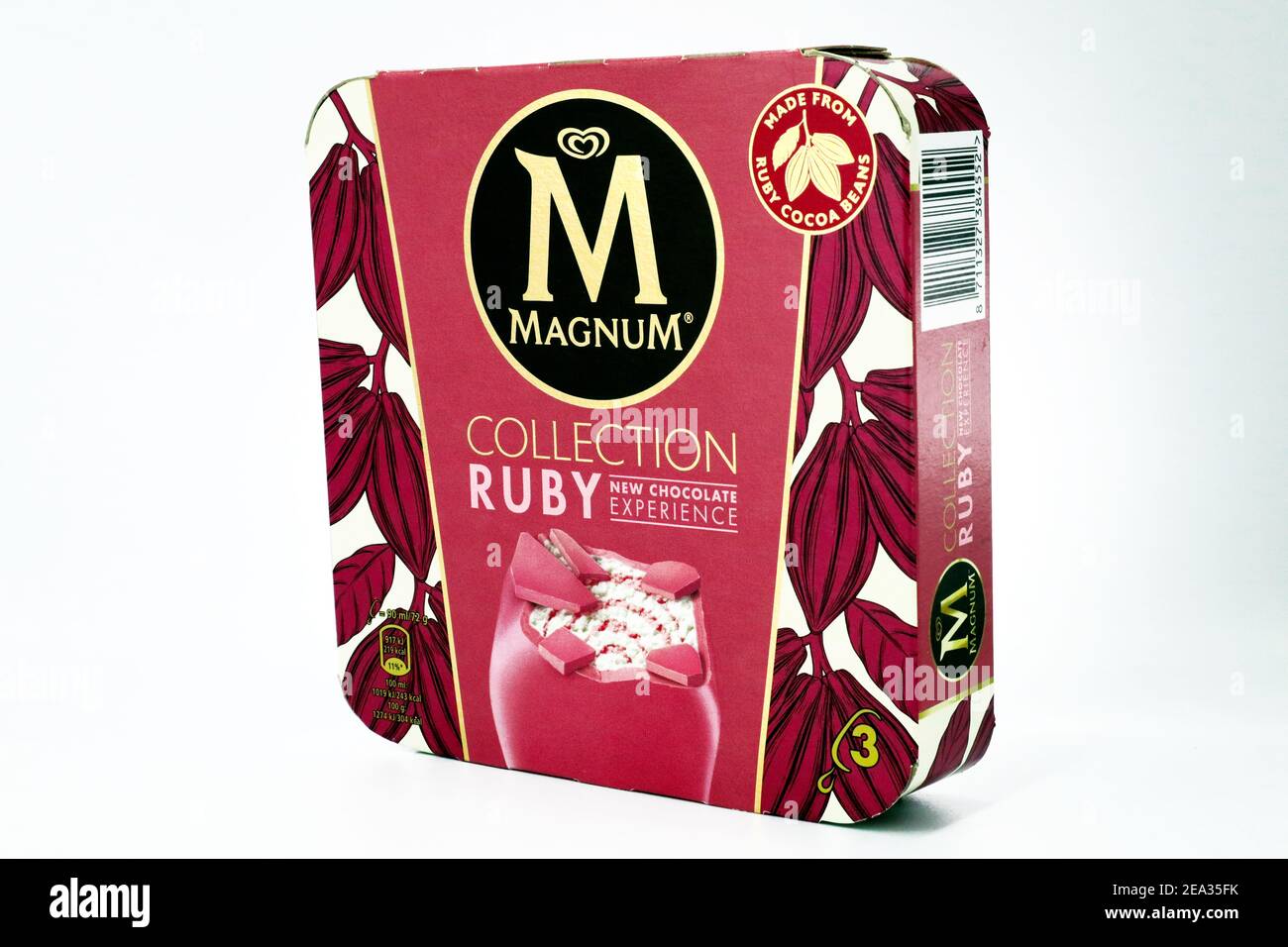 CRÈME glacée MAGNUM RUBY. Magnum est une marque d'Unilever Banque D'Images