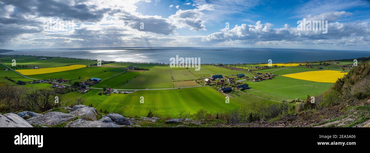 Paysage vue sur les champs colorés agricoles par Big Lake Vattern Banque D'Images