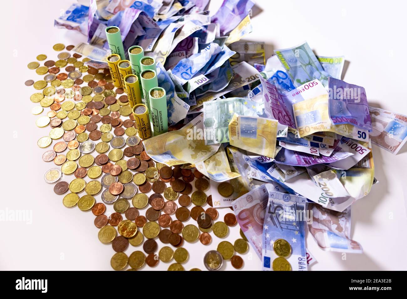 Ville monétaire, faite de pièces et de billets Banque D'Images