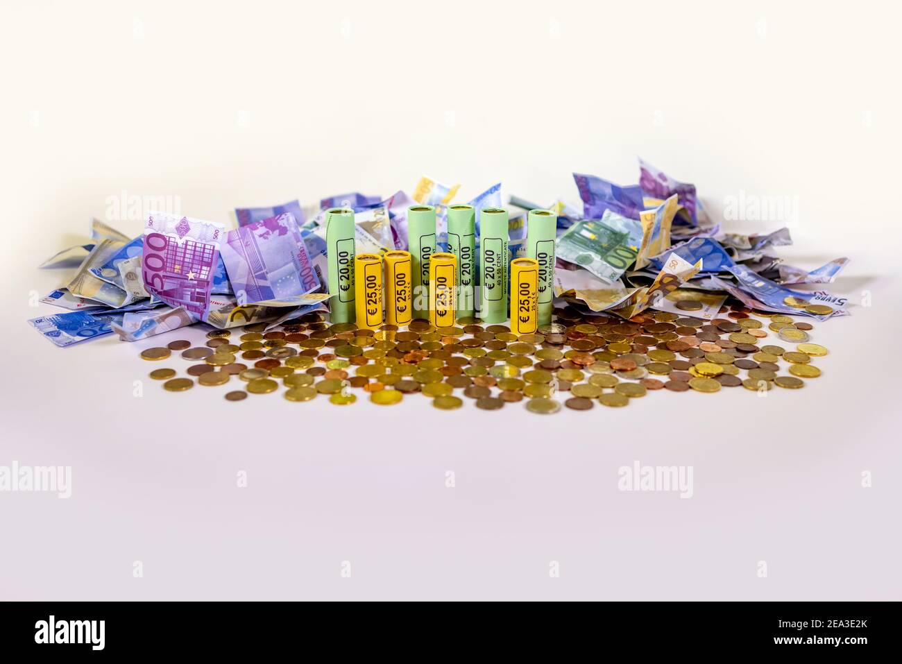 Ville monétaire, faite de pièces et de billets Banque D'Images