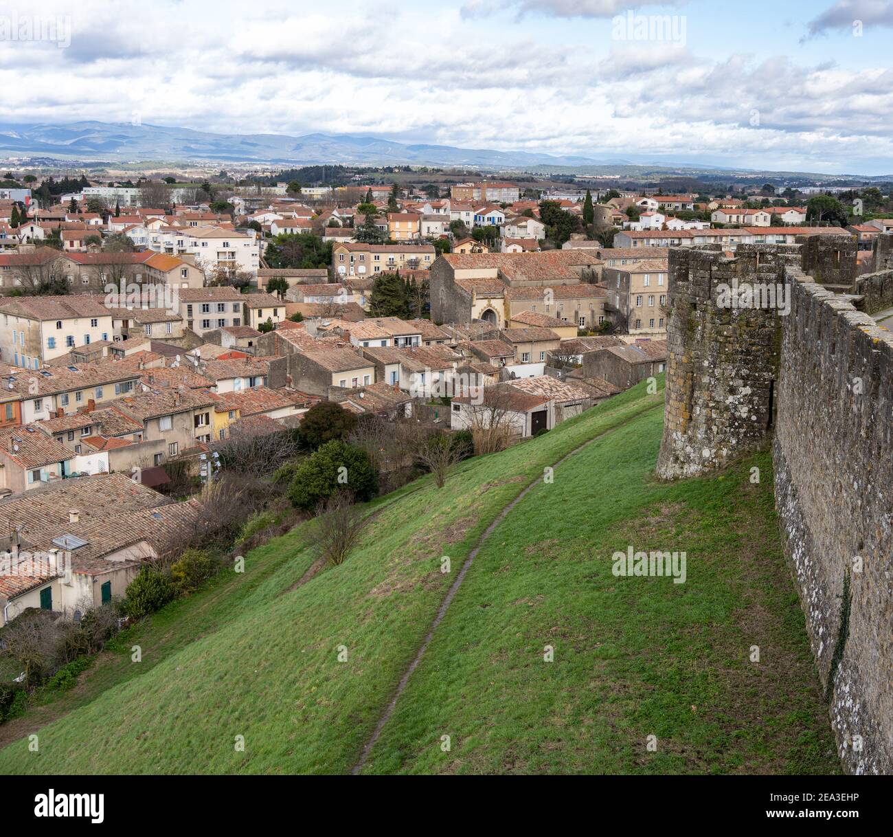 Vue panoramique sur la ville de Carcassonne en Occitanie, France. Département Aude Banque D'Images