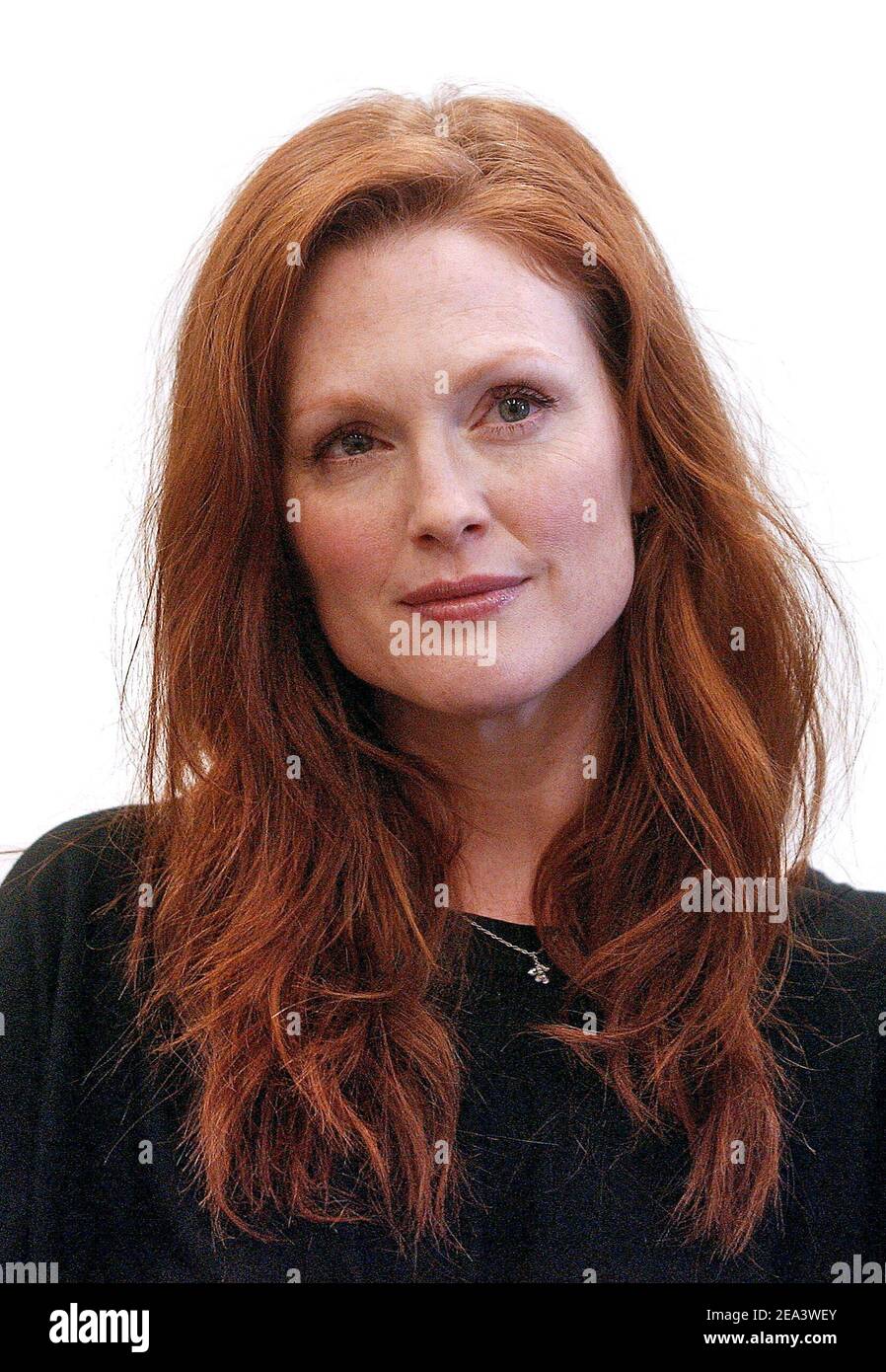 l-actrice-julianne-moore-t-moigne-devant-le-congr-s-sur-les-troubles
