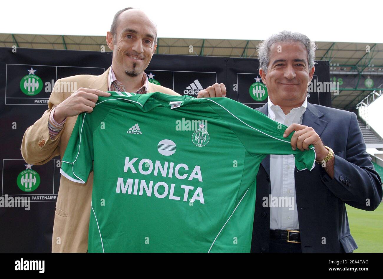 Antoine Sathicq, PDG d'Adidas France et Bernard Caiazzo, président du club  de football de l'Association Sportive de Saint-Etienne signent un nouveau  partenariat pour cinq saisons, au stade Geoffroy Guichard, à Saint-Etienne,  France,