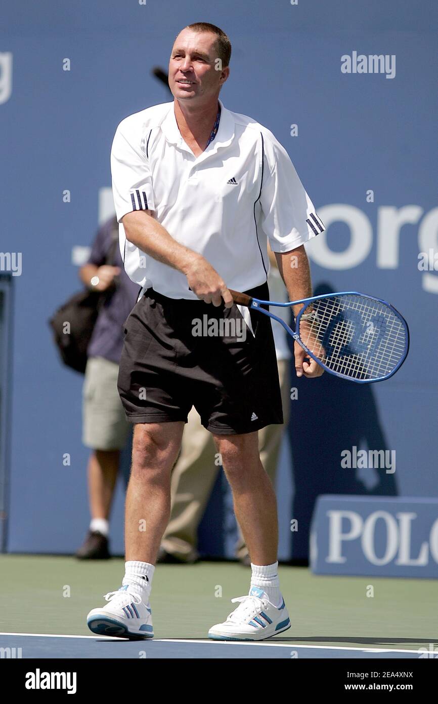 Tennis Great, Ivan Lendl fait une apparition spéciale pendant la quatrième  journée de compétition au tournoi de tennis US Open 2005 à Flushing  Meadows, New York, le 1er septembre 2005. Photo de