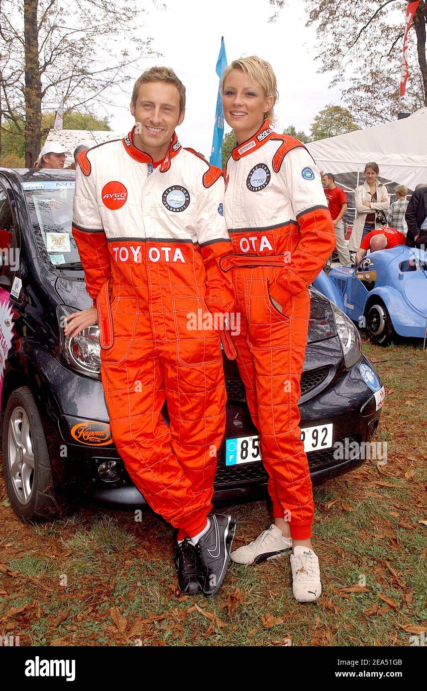 Franck Delhaye et Elodie Gossuin participent à la tournée Toyota Aygo Celibrity dans le Parc National de Saint-Cloud, le 11 septembre 2005. Photo de Giancarlo Gorassini/ABACAPRESS.COM. Banque D'Images