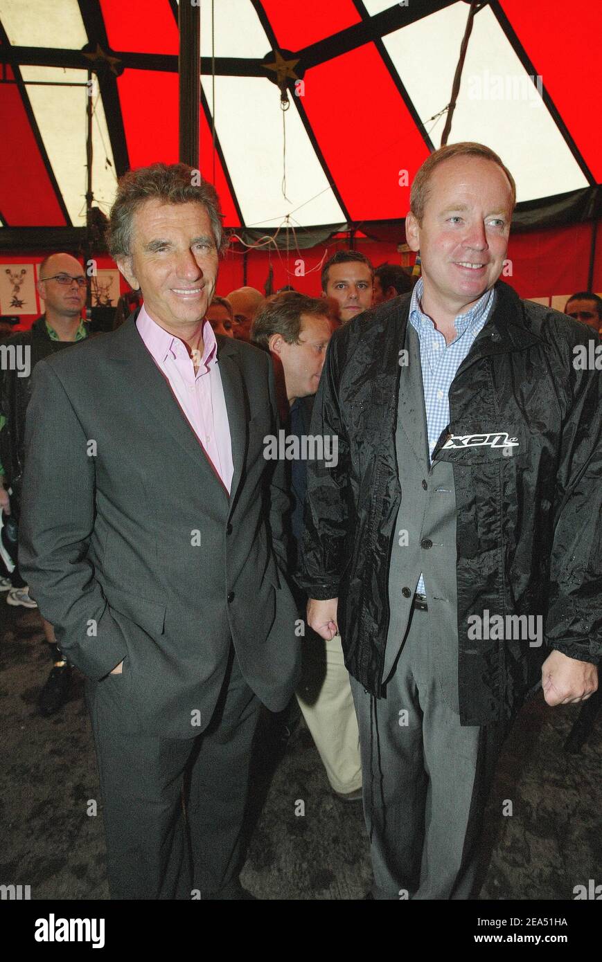 Jack Lang et le ministre français de la Culture, Renaud Donnedieu de Vabres, assistent à la Parade Techno qui s'est tenue à Paris, en France, le 11 septembre 2005. Photo de Mehdi Taamallah/ABACAPRESS.COM Banque D'Images