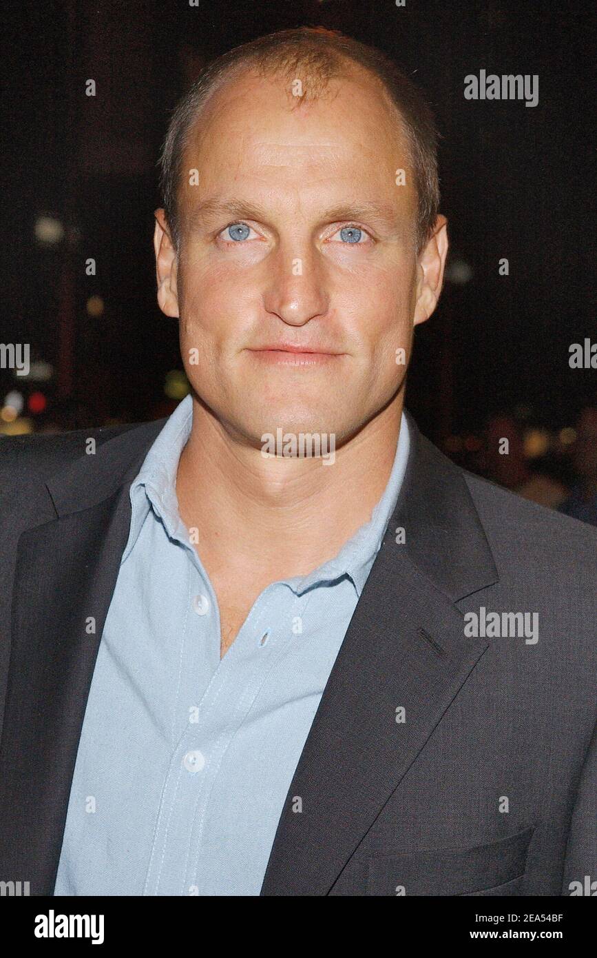 Woody Harrelson, membre du casting, arrive à la première du prix « The Prize Winner of Defiance, Ohio » qui s'est tenue au théâtre Loews Lincoln Square à New York, le lundi 19 septembre 2005. Photo de Nicolas Khayat/ABACAPRESS.COM Banque D'Images